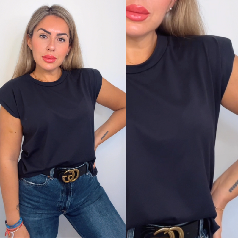 CAMISETA BASIC HOMBRERAS - NEGRA CAMISETA BASIC HOMBRERAS - NEGRA